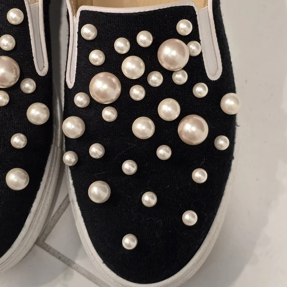 CHARLOTTE OLYMPIA Alex Pearl Embellished Sneakers In Black Size 40 - Picture 4 of 16